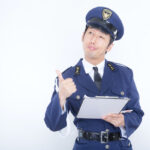 【朗報】日本の警察官さん、イノシシ相手でも発砲前の警告を怠らない