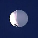 領空侵犯した中国軍の偵察気球、基地上空で『8の字』飛行で滞在