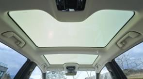 トヨタが開発した光学技術「レクサスRZ」が素晴らしい！瞬時にガラスが透明/不透明になる画期的な技術です。