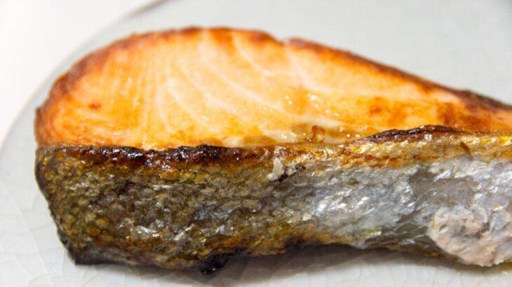 「焼き鮭の皮」は栄養たっぷり！管理栄養士が解説するその効能とは？
