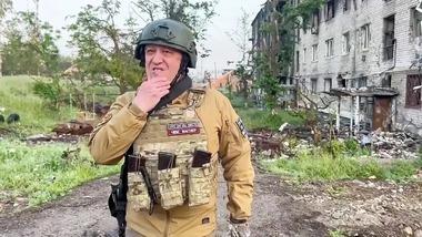 ワグネルのプリゴジンプーチン/FSBの命令を拒否しモスクワのロシア軍指導部を倒すと宣言ワグネルはモスクワのすぐ近くまで進軍中