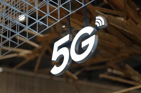 【悲報】5G「2時間の映画が5秒でダウンロードできます」←これ嘘だったんだな