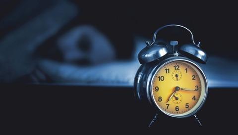毎日22時に寝て6時に起きる8時間睡眠を激押しするけど質問ある？