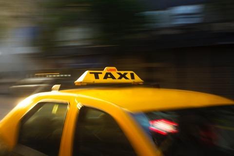 【朗報】米国、完全無人の自動運転タクシーを解禁。スマホ以上の衝撃か