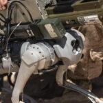アメリカ海兵隊、4足ロボット犬にロケットランチャー搭載！