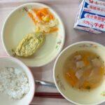 【画像あり】学校給食に異変あり？日本の現実…韓国との比較に涙が止まらない