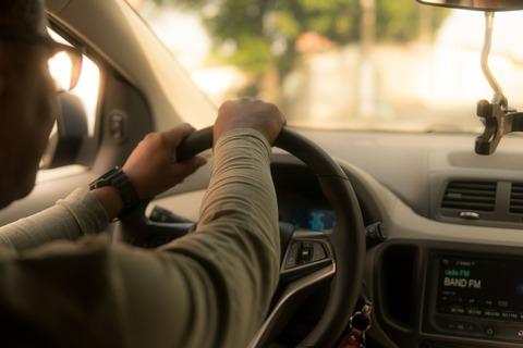 ライドシェア解禁に賛否、タクシー業界には警戒感「乗務員が稼げなくなり流出する」「性犯罪増加も」