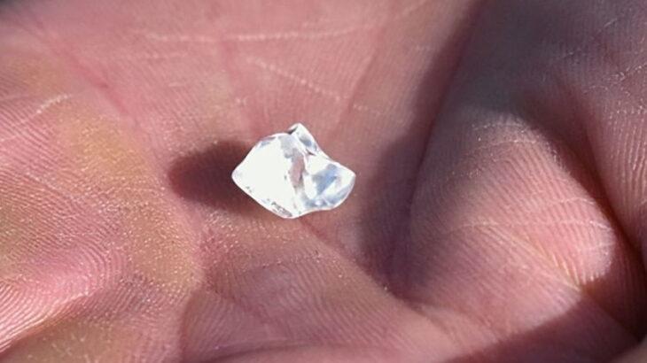 アメリカ人、公園で4.87カラットのダイヤモンド拾う