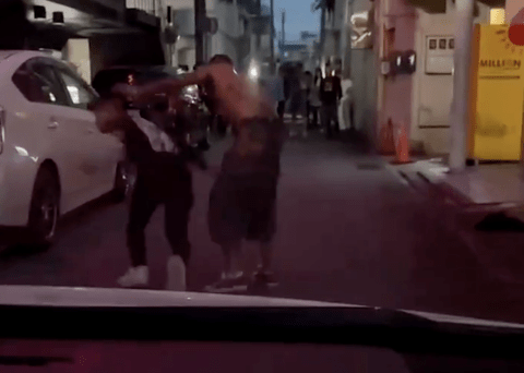 【動画】リッキー、ボコられた後に形勢逆転していた。沖縄不良は逃走