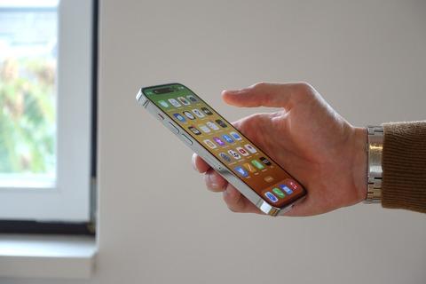 iPhone 14以前のスマホ使ってる奴、ガチで危機感持ったほうがいいぞ