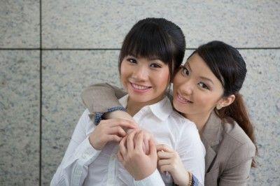 女同士で付き合ってるけど何か質問ある？