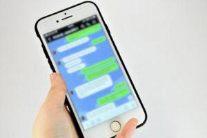 【質問】女子からLINEの返信がくるの毎回1時間以上かかるんやが…