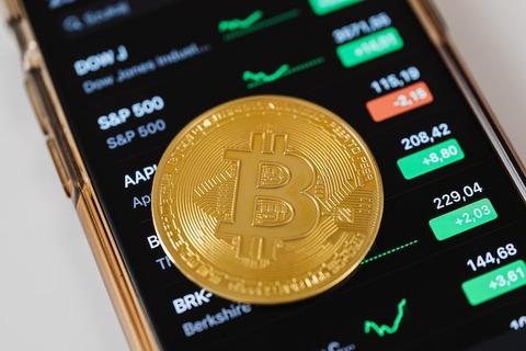 【朗報】ビットコイン、いつのまにか1500万円超えたけど、おまえら乗り遅れてないよな？