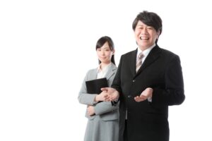 正社員「月給25万です」会社「ほい25万ね」派遣社員「月給20万です」派遣会社「つまり40万です」会社「ほい40万ね」