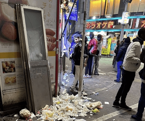 【画像】渋谷の外国人「街中にゴミ箱がない？ほーん、こうしたろ！」