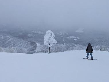 【悲報】スノーボード人口激減なんだけど お前らは何故雪山に行かなくなったのか