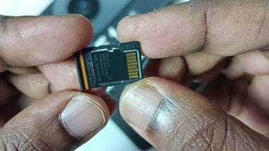 スマホ､おサイフは要らないけどmicroSDカードスロットは欲しい