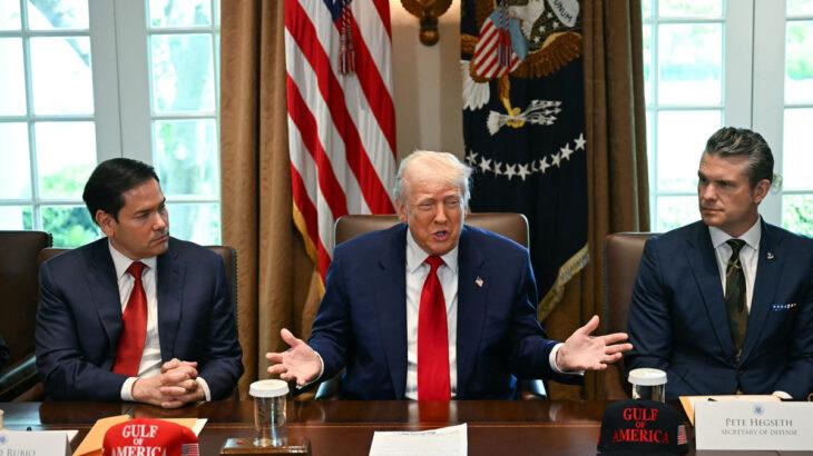 【悲報】ホワイトハウスで2時間超にわたり「閣僚がトランプ大統領を褒め称える会」が開催。
