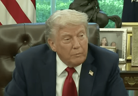 【悲報】トランプ「海外で制作された映画に100％の関税を課す。他国はあらゆる優遇策をとっている。安全保障上の脅威だ」
