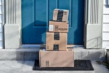 【急募】Amazonから頼んでもない水が届いた(半年ぶり2回目)