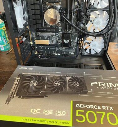 RTX5070の開封の儀を始める