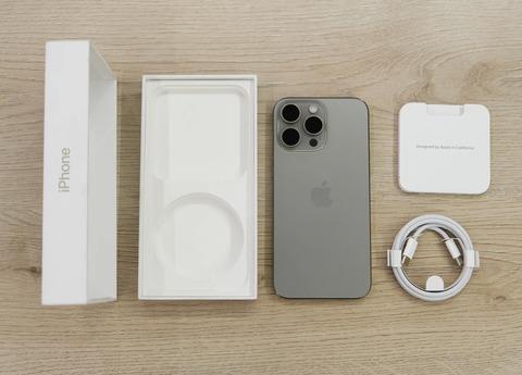 iPhone 15 Pro使いワイ、ProじゃないiPhoneを下に見てしまう