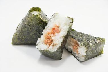 おにぎりの具ランキング､｢梅干し｣や｢ツナ｣｢明太子｣｢昆布｣といった定番を抑えナンバー1に輝いたのは？