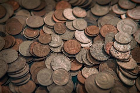 金は英語で「ゴールド」銀は英語で「シルバー」では銅は英語で？
