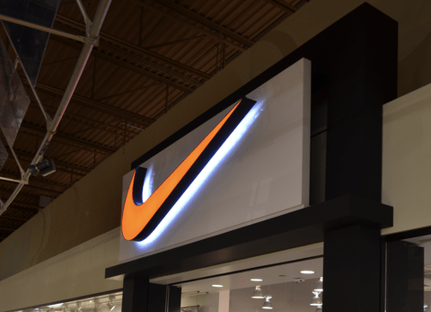 【悲報】NIKEスニーカーブーム終わる