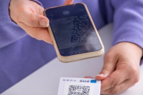 こっちがスマホでQRコード読み取って注文させる飲食店あるやん？あれめっちゃ腹立つんやが