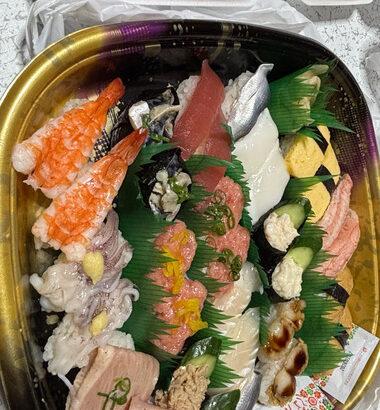 おまえら～！小僧寿しBIG SALE買ってきたぞ～！！