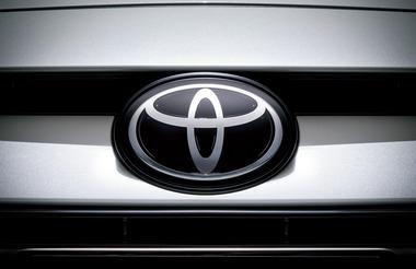 トヨタ､純利益予想を3兆1000億円から2兆6600億円に下方修正 トランプ関税の影響1.4兆円