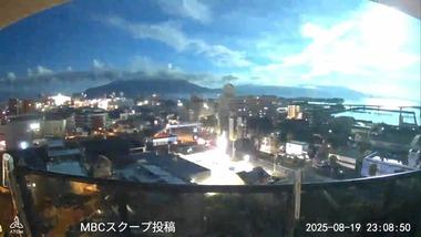隕石落下？夜なのに昼間並に明るく 九州や西日本各地で目撃相次ぐ