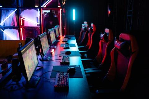 【悲報】eスポーツ、ガチで流行らない…「知らない」「どうでもいい」が過半数