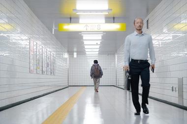 大人気ゲーム｢8番出口｣の実写映画､地味にヤバい 興行収入40億円射程の好スタート