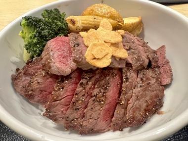 ステーキうますぎやろ コレ食えば嫌なこと忘れられる