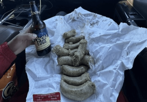 【画像】アメリカ人「10ドル握りしめてアメリカ来い！腹いっぱいソーセージ食わしてやる！」