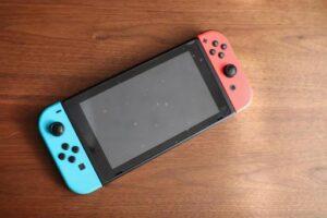 甥っ子「あれほしい!!(俺のSwitch)」親父「いいよおじちゃんからもらってきな!それいけー!!」