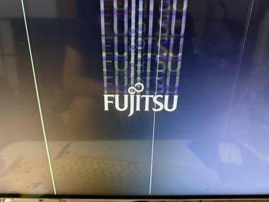 【悲報】ワイのパソコンの画面､マトリックスみたいになる