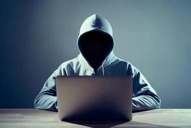 【悲報】アダルトサイト閲覧中のユーザーを盗撮 カメラ乗っ取るマルウェアが登場