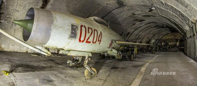 放棄されたアルバニア空軍の戦闘機、現在の写真