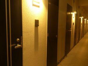 東京住んでるやつって家賃どれくらいなん?