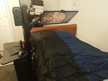 PCモニタとかタブレットで仰向け環境作るとマジで捗るぞ