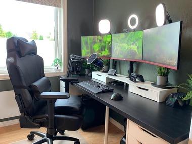 ぼくのPC70万円 ぼくのPCモニター16万円 ぼくの椅子･･･