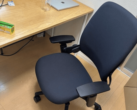 【朗報】ワイ、14万する超高級オフィスチェア買うてご満悦