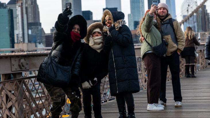 トランプおやびん、入国時に「SNSの過去5年間の履歴、業務用メアド、家族の個人情報等提出義務化」