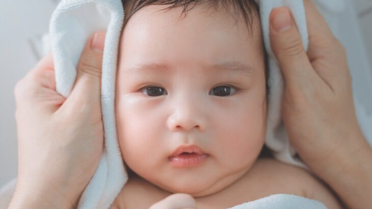 【少子化】「子どもを作るなんて無理、NISAで精一杯」高齢者優遇の影で加速する現役世代の困窮と少子化…出生数は過去最少に