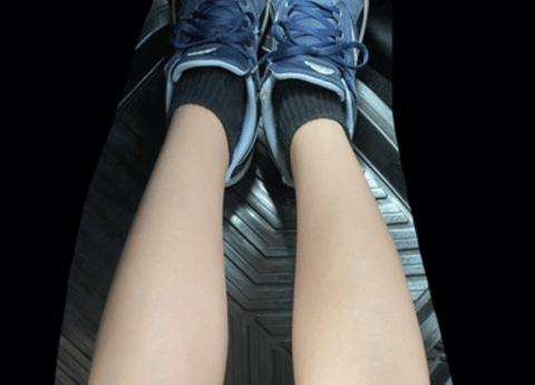 【画像】車内に放置されてる中学生だけど質問ある？