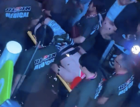 【悲報】朝倉未来さん、審判が止めるの遅すぎて死んだかもレベルでボコボコにされ担架で運ばれる