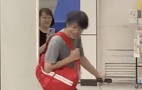 【動画】ひろゆき、誰もが振り向く有名人になってた